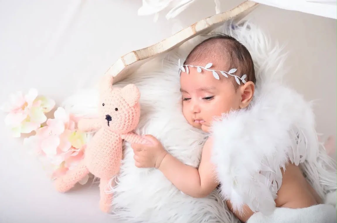 Newborn — prop-based session